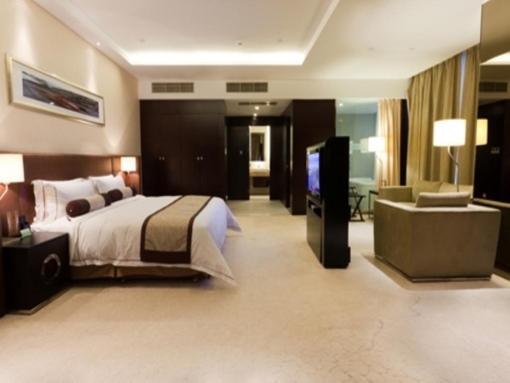 Jiazheng International Energy Hotel Huaqiao  Экстерьер фото