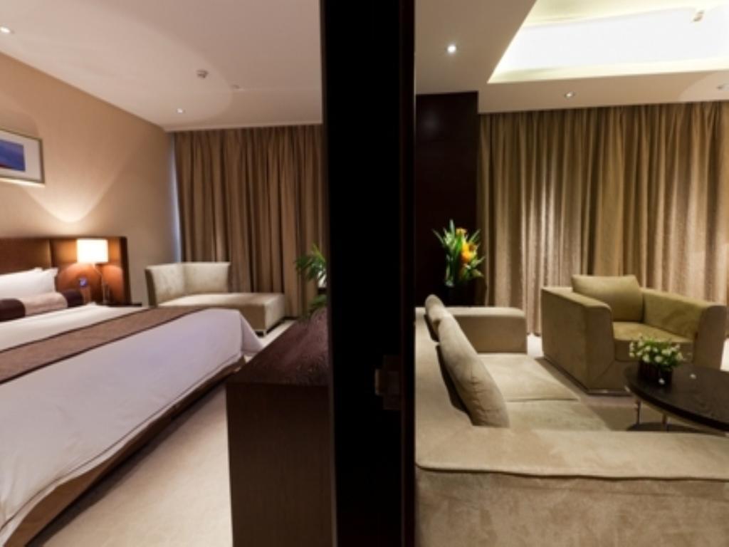 Jiazheng International Energy Hotel Huaqiao  Экстерьер фото